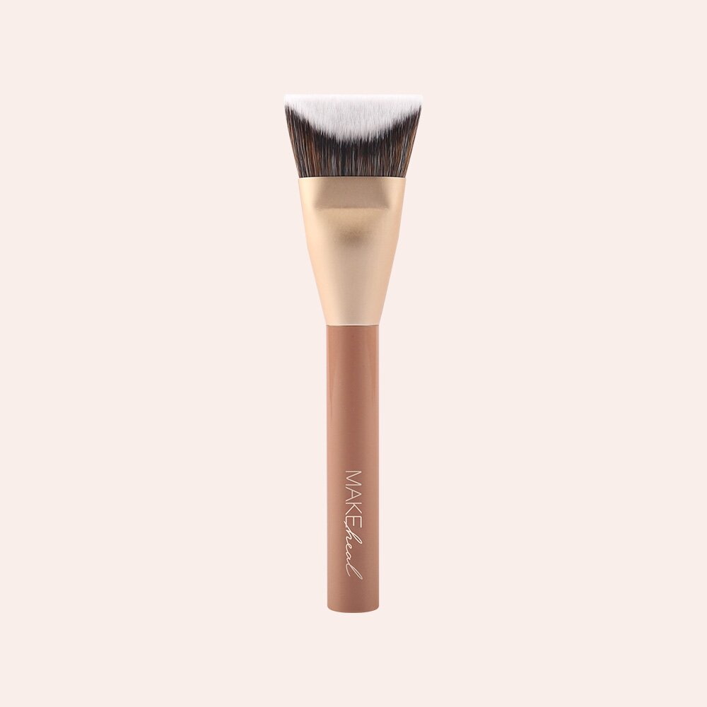 V-Cut Wide Brush by MAKEheel at GWENCHANDA Korean Cosmetics Shop - 1